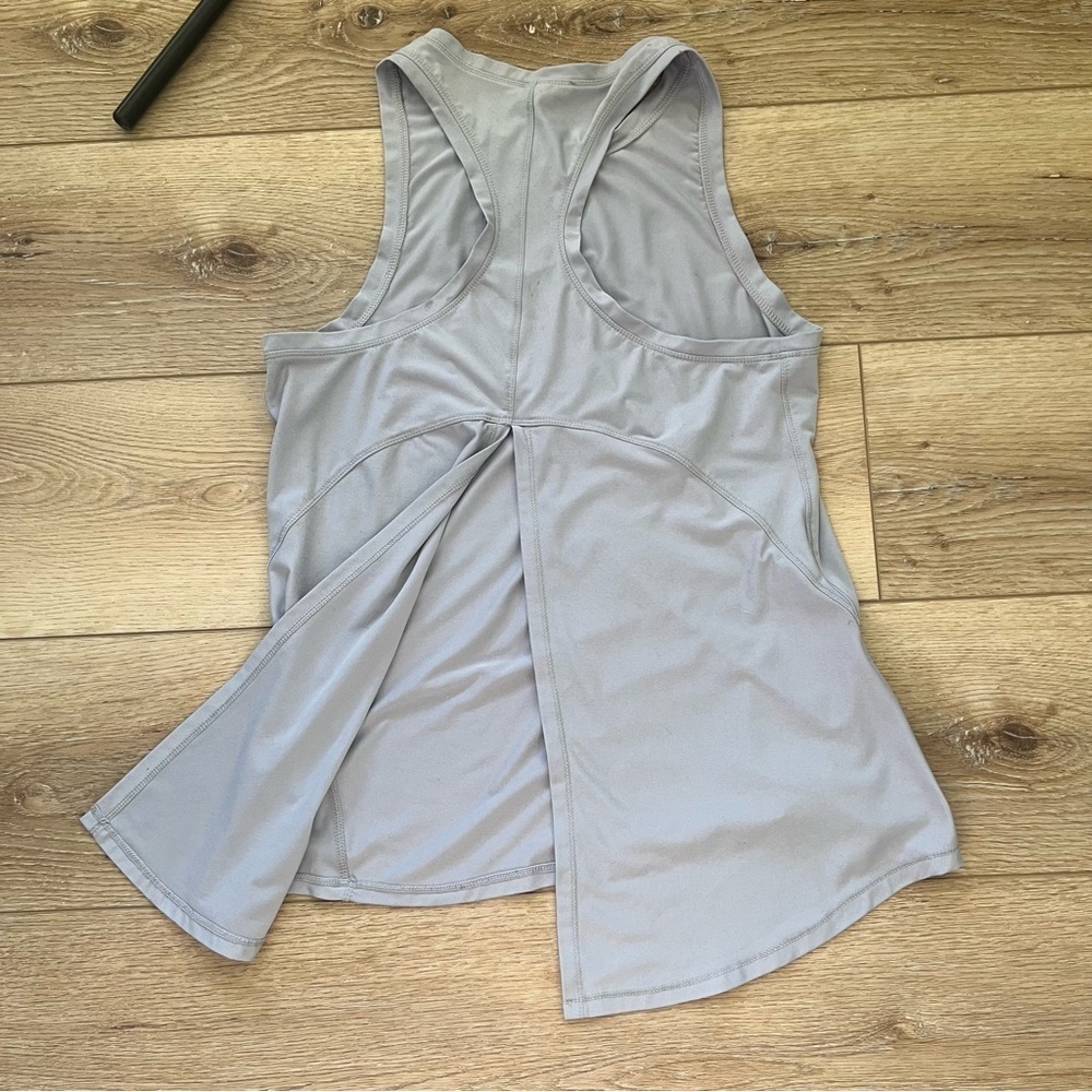 Grey Yogalicious razor back tank top with split back A line shape, S. - Picture 12 of 12